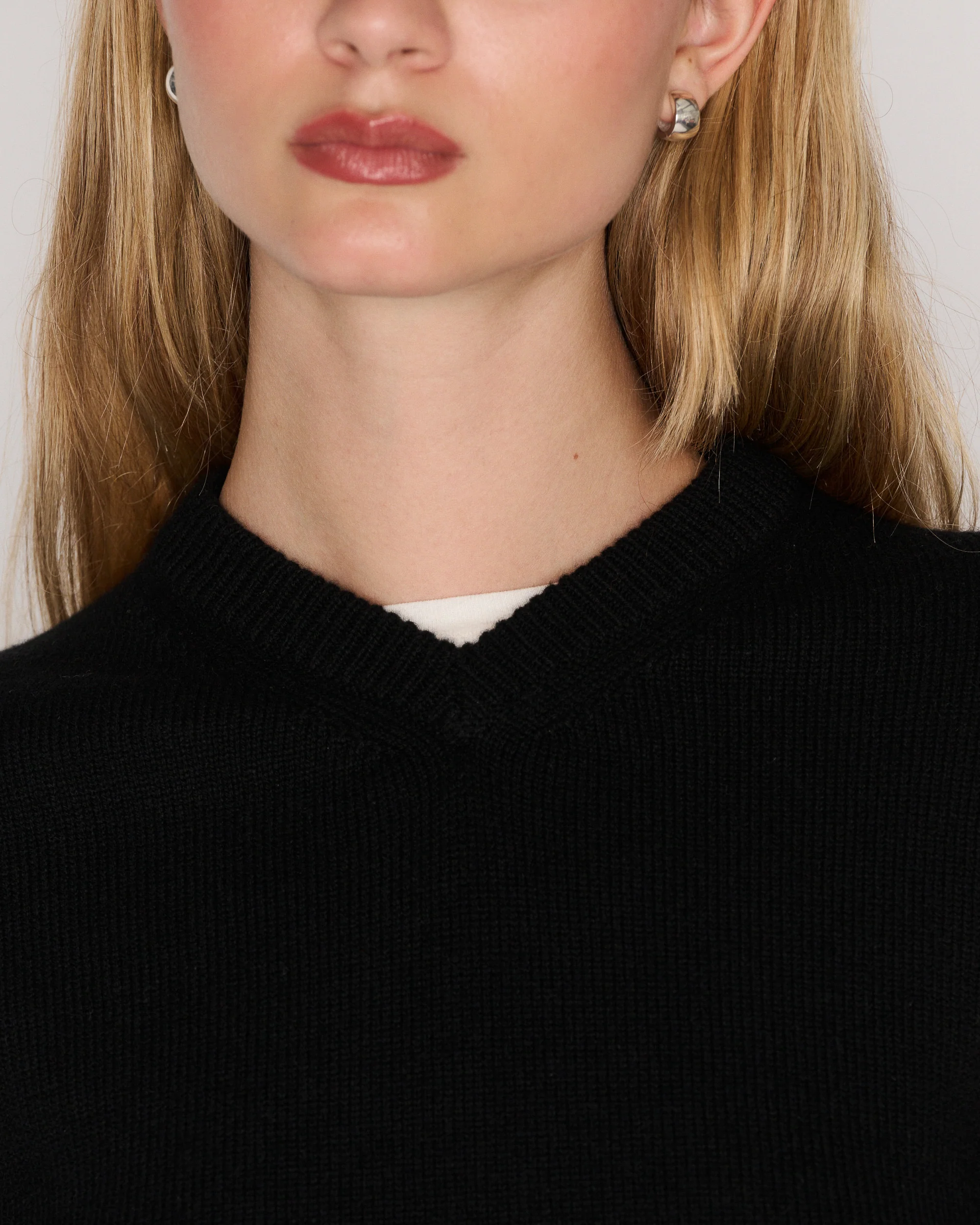 RLT V NECK SWEATER - BLACK - Image 6