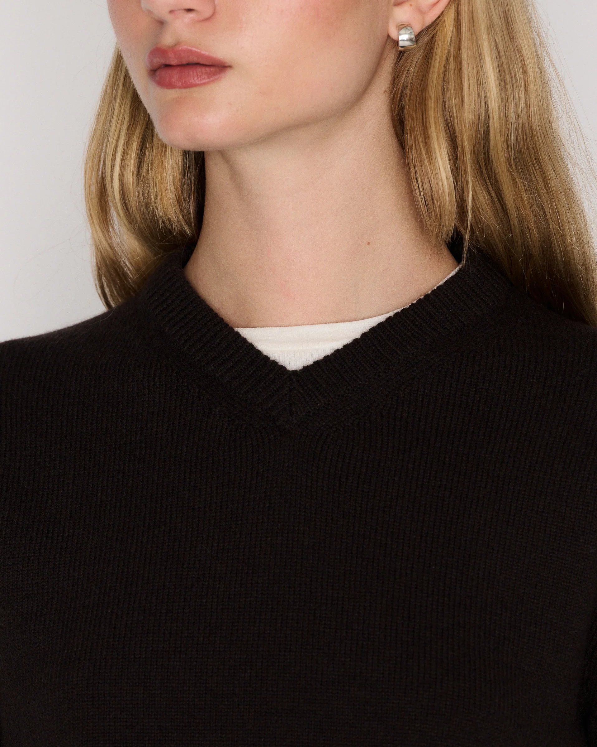 RLT V-NECK SWEATER - CHOCOLATE - Image 7